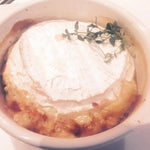 Baked whole Brie with Outback Spirit Chutney and Thyme